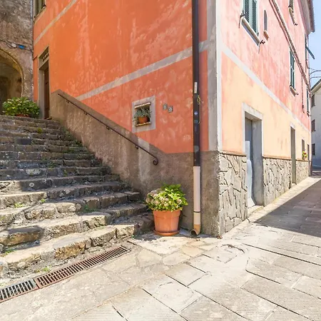 Casa La Carrugina 아파트